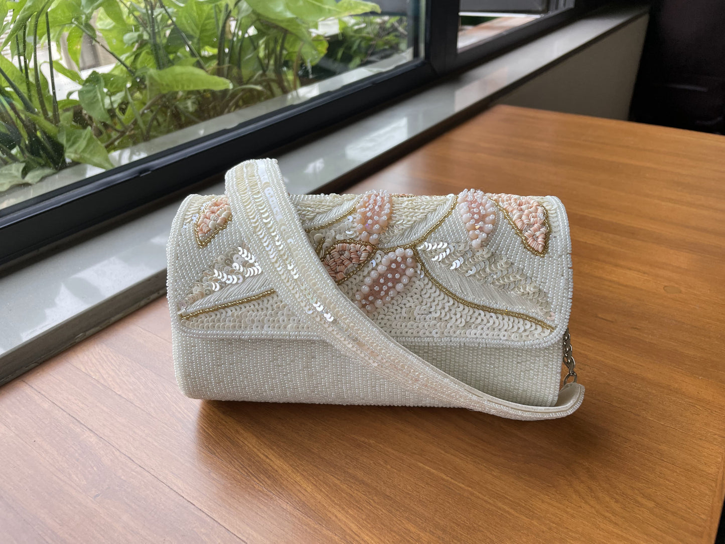 Aloha Clutch