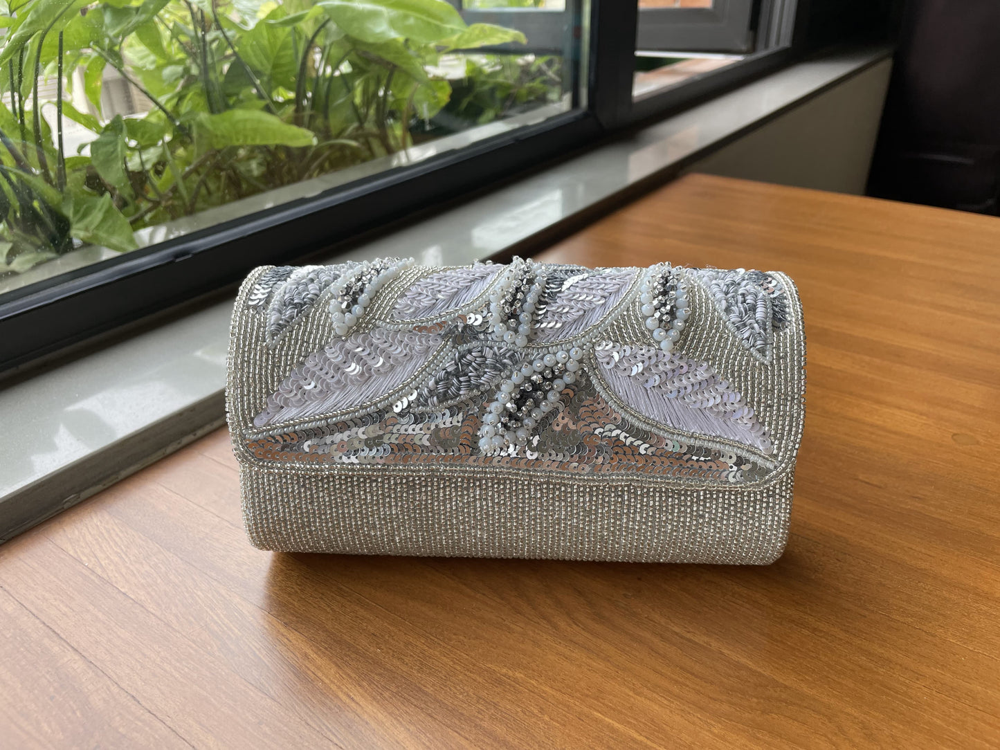 Aloha Clutch