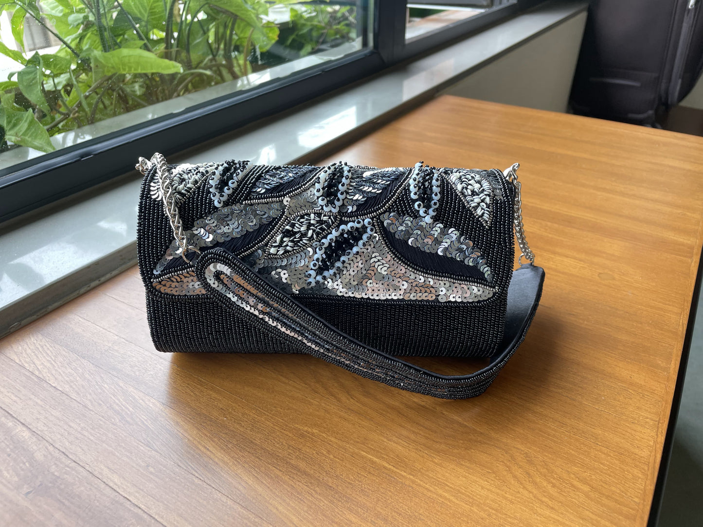 Aloha Clutch