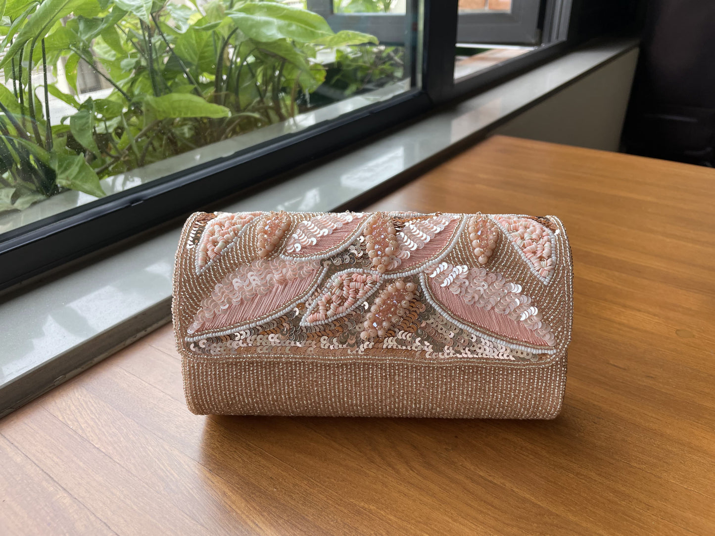 Aloha Clutch