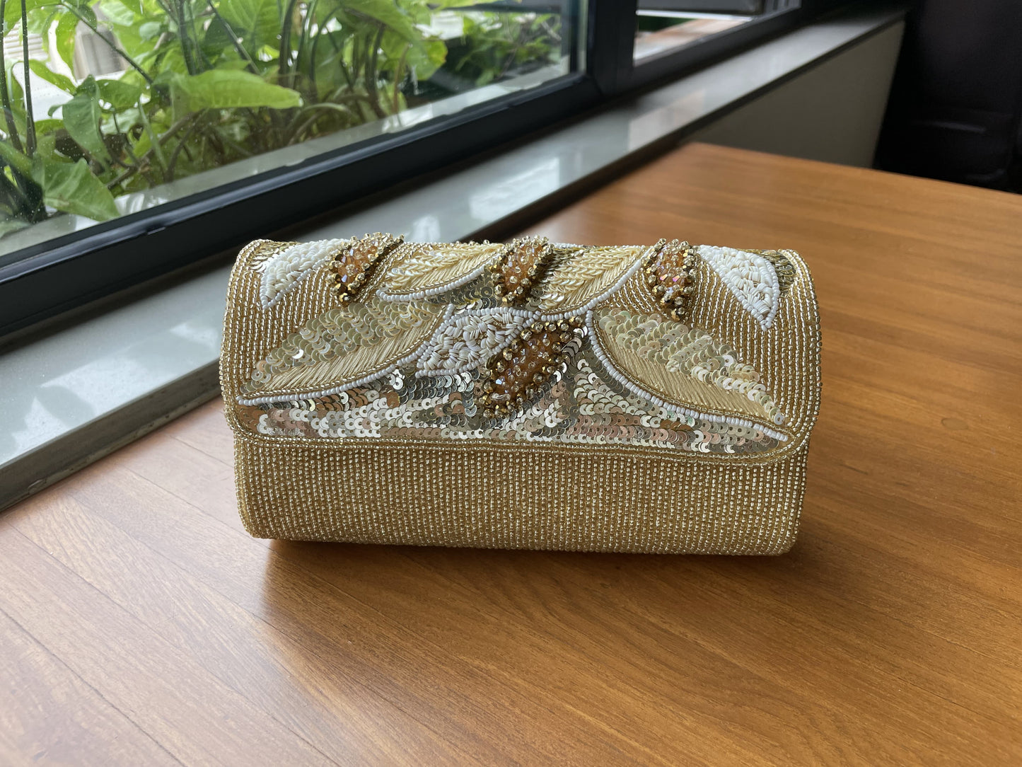 Aloha Clutch