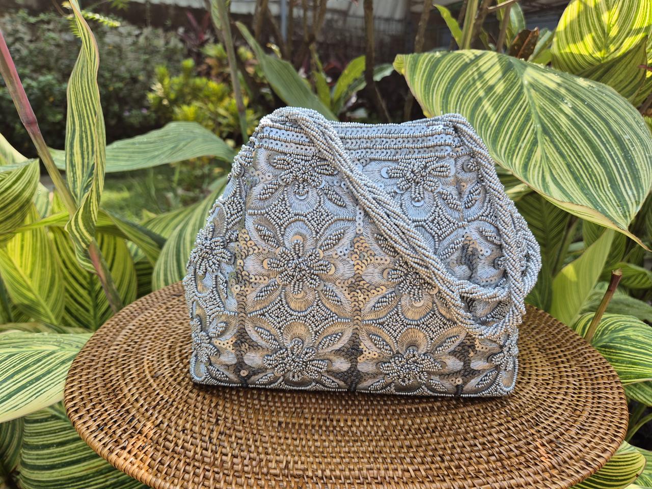 Jade 3 magnet bag