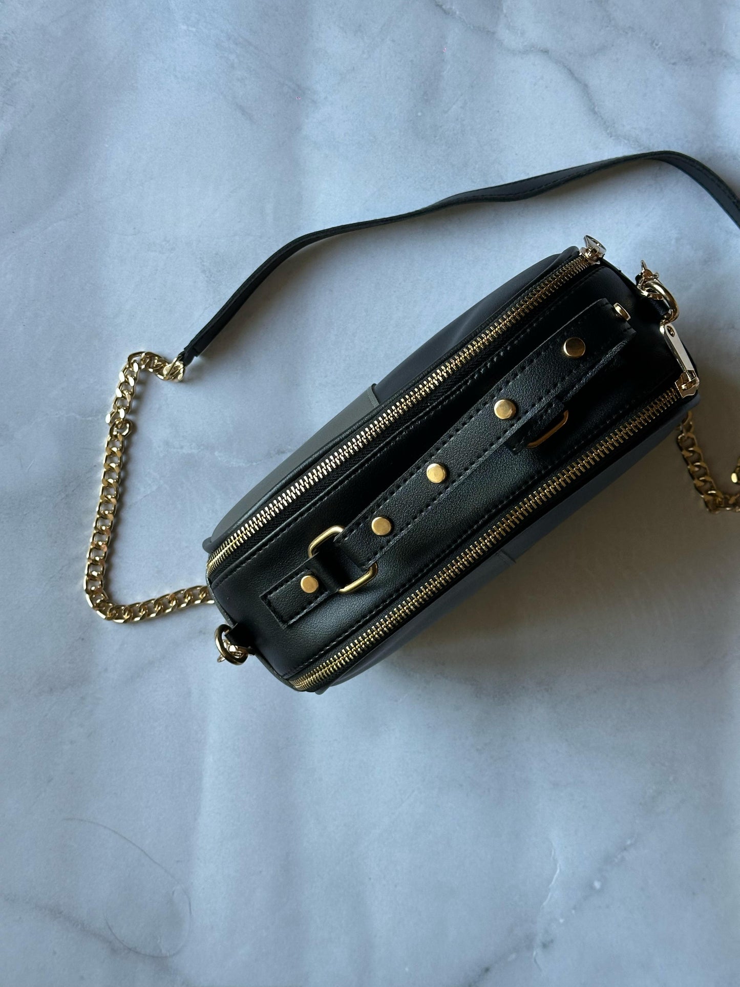 Dual compartment Sling