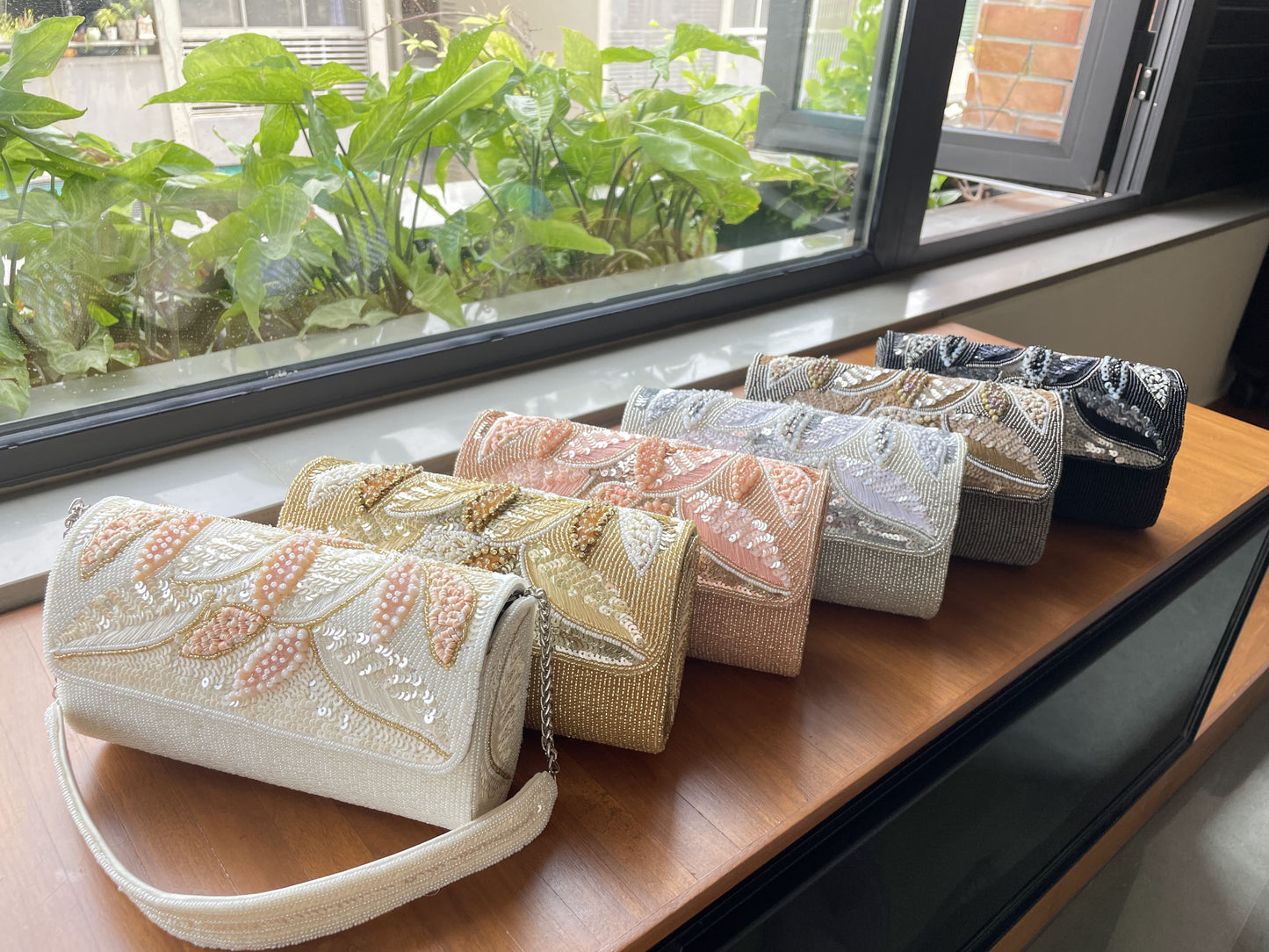 Aloha Clutch