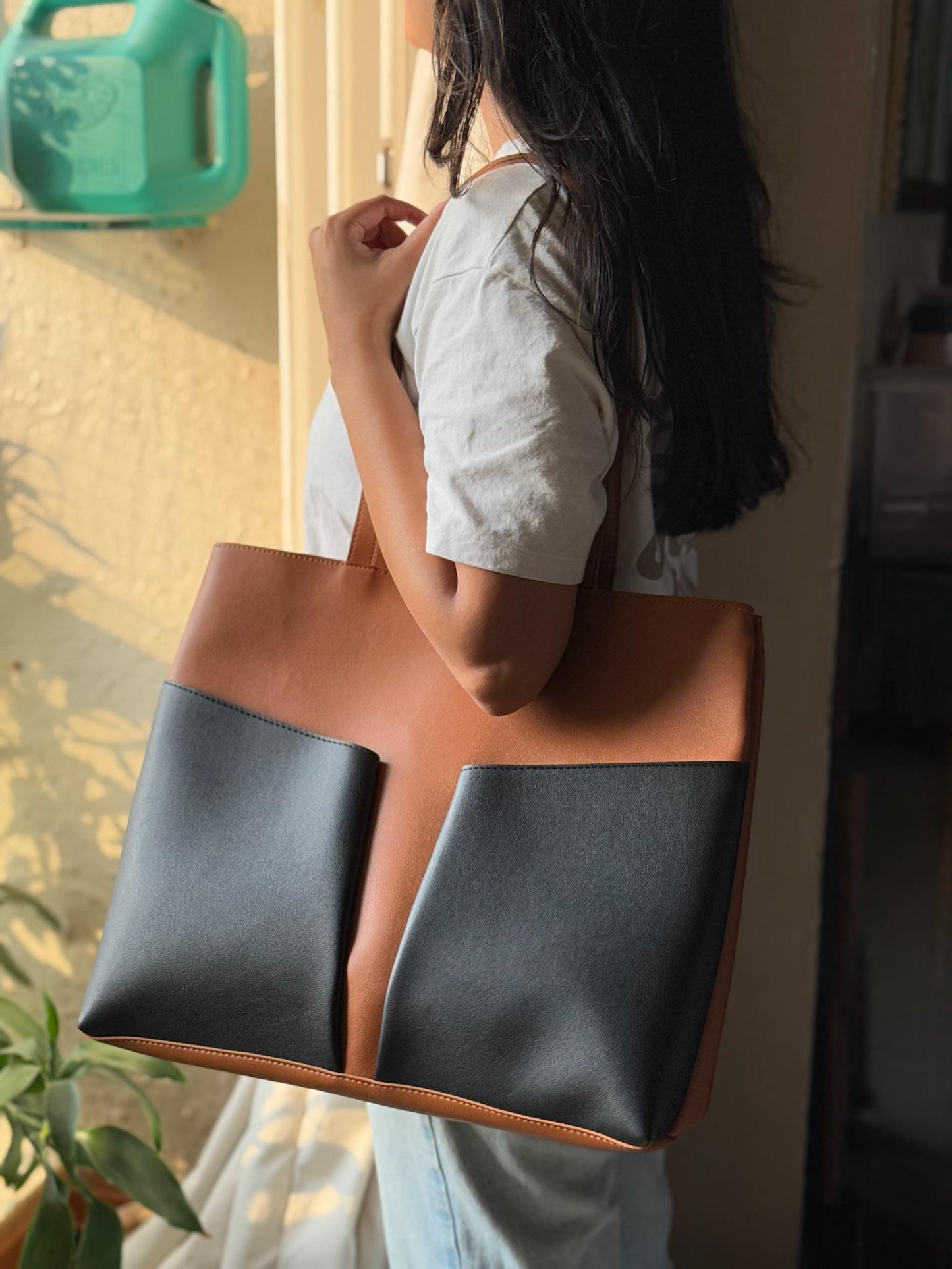 Dual Compartment Tote
