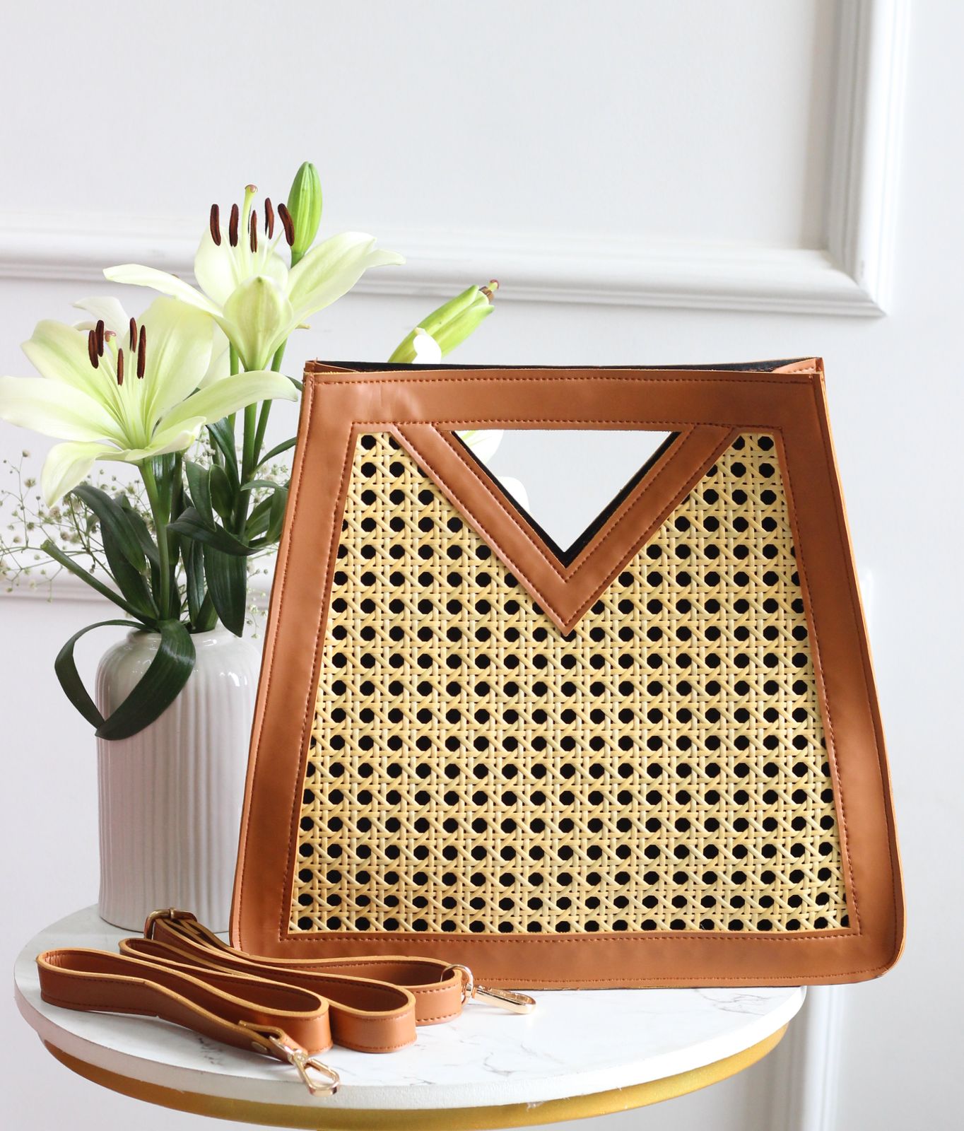 Triangle handle cane bag