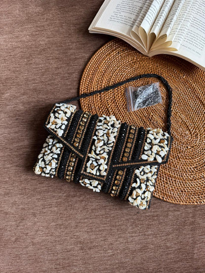 Shell envelope Clutch