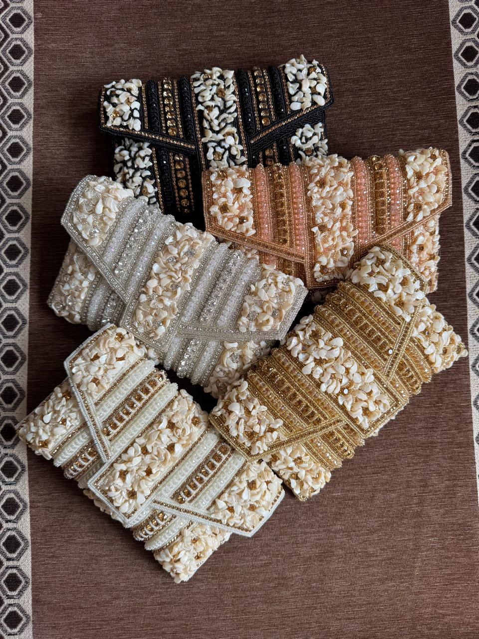 Shell envelope Clutch