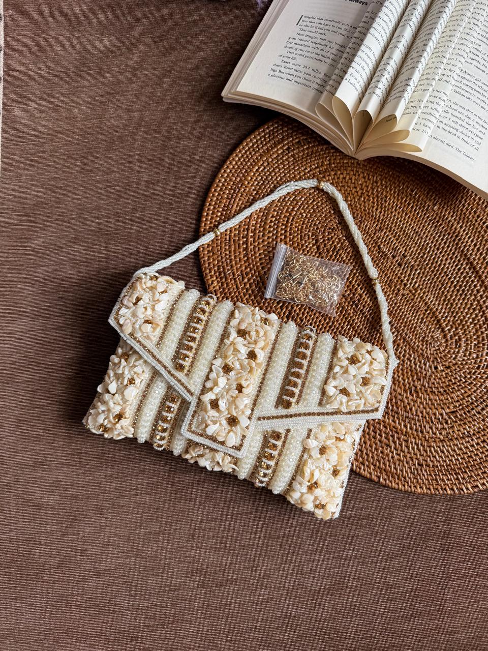 Shell envelope Clutch