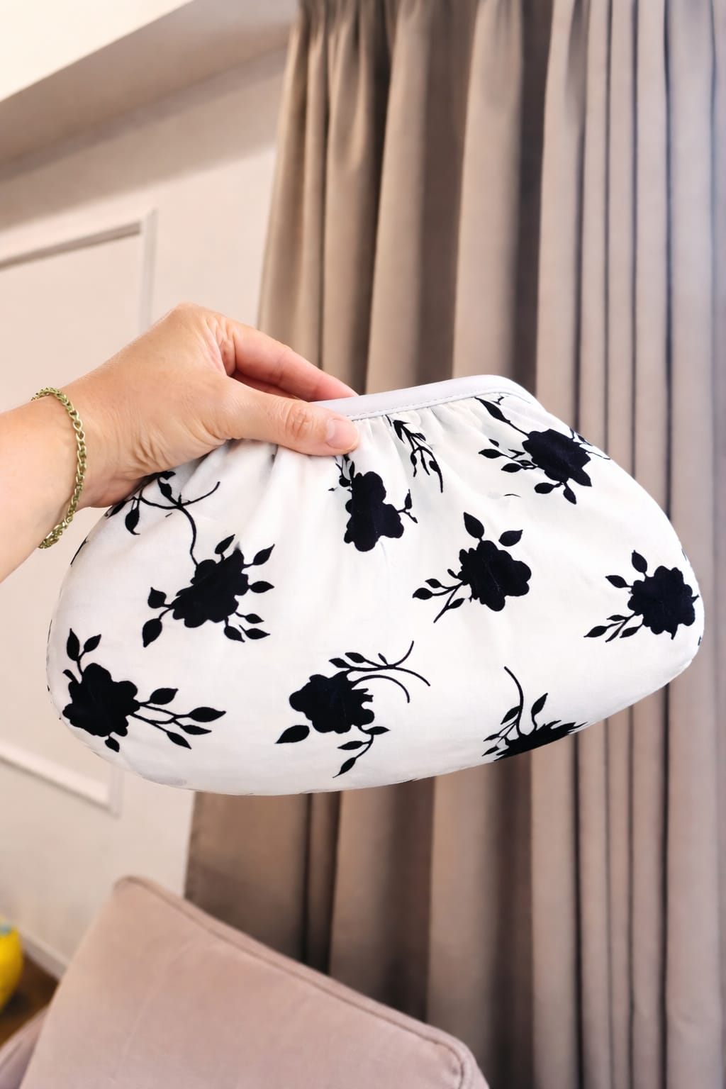 Chic batua bags